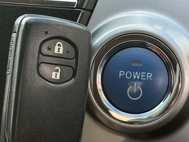 トヨタ プリウスα