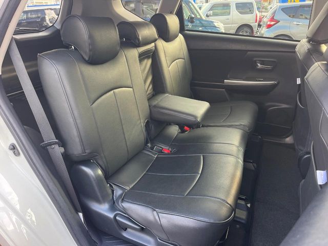 トヨタ プリウスα