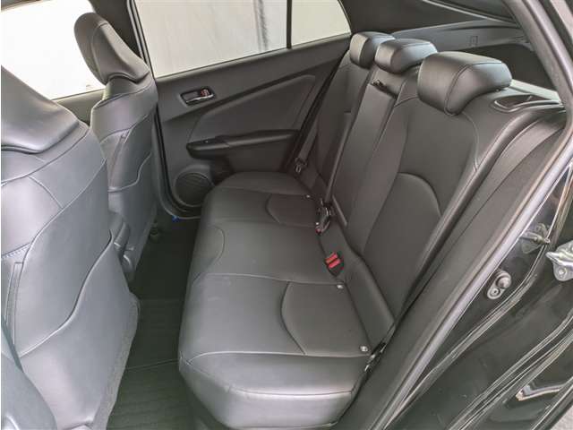 トヨタ プリウス