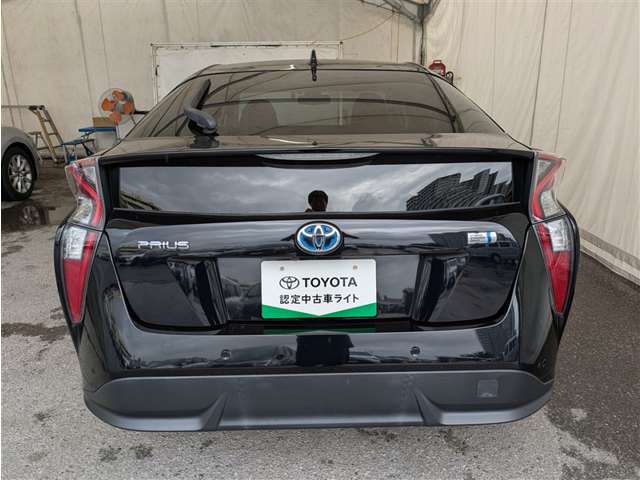 トヨタ プリウス