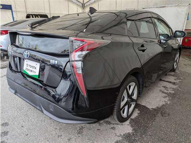 トヨタ プリウス