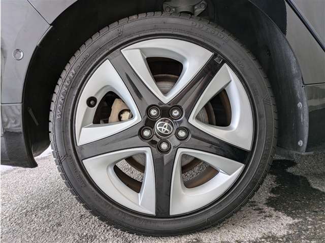 トヨタ プリウス