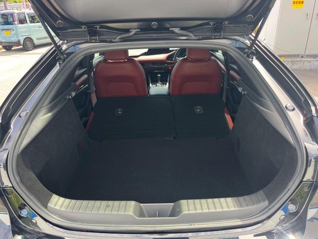 マツダ MAZDA3ファストバック