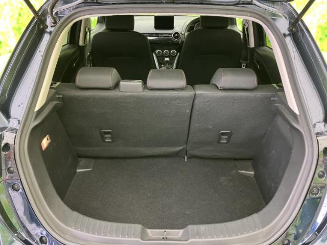 マツダ MAZDA2