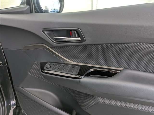 トヨタ C-HR