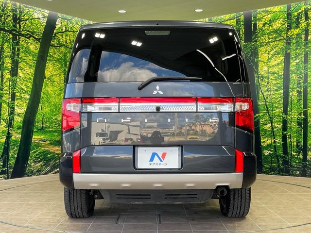 三菱 デリカD：5