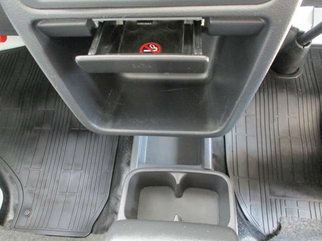 日産 NT100クリッパー