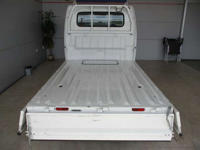 日産 NT100クリッパー