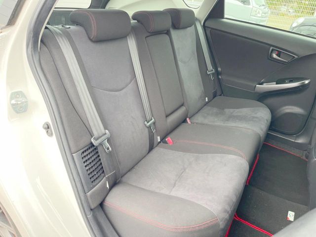 トヨタ プリウス