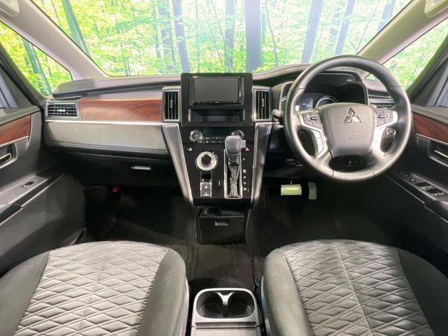 三菱 デリカD：5