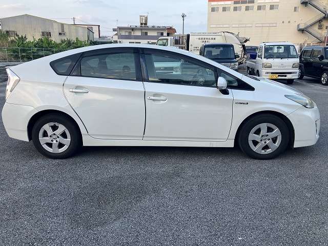 トヨタ プリウス