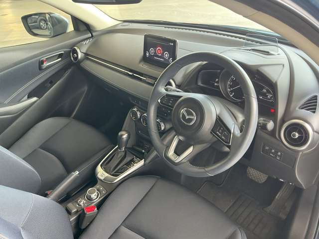 マツダ MAZDA2