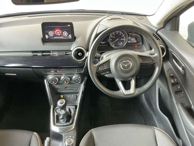マツダ MAZDA2