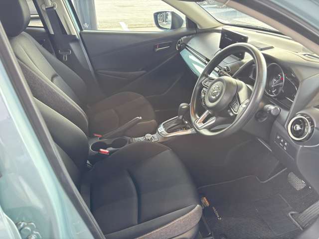 マツダ MAZDA2