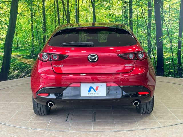 マツダ MAZDA3ファストバック