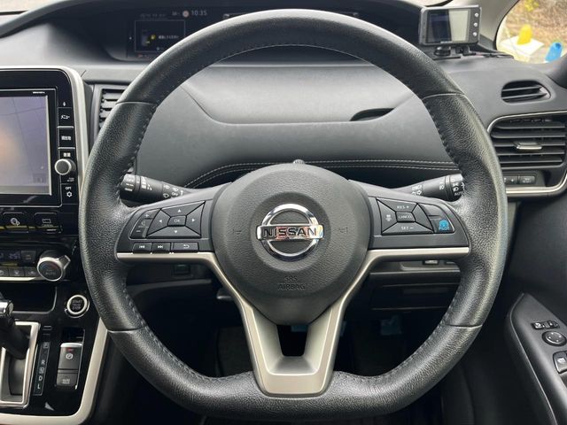 日産 セレナ