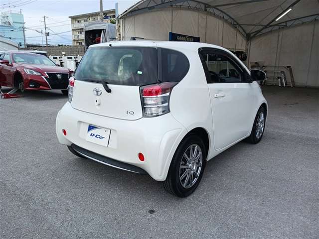 トヨタ iQ
