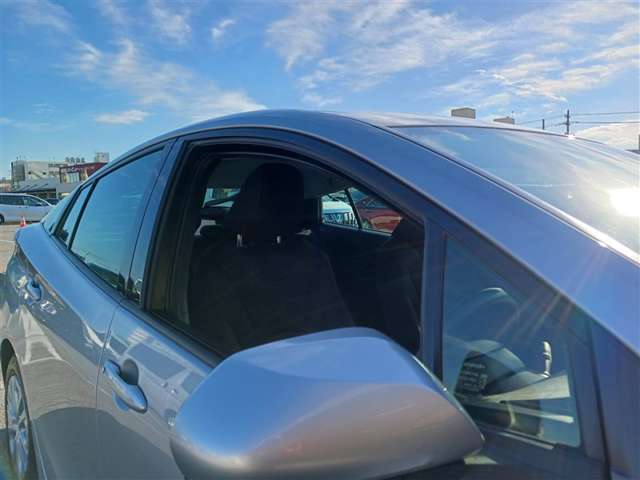 トヨタ プリウス