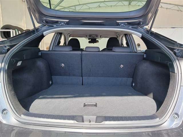 トヨタ プリウス