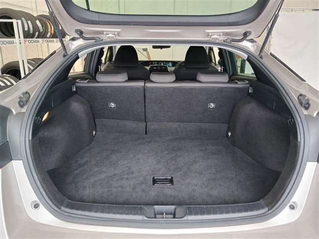 トヨタ プリウス