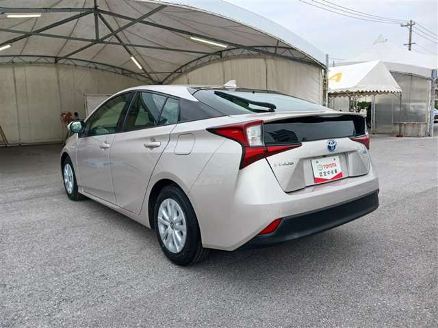 トヨタ プリウス