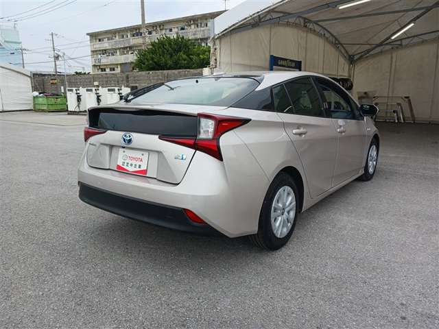 トヨタ プリウス