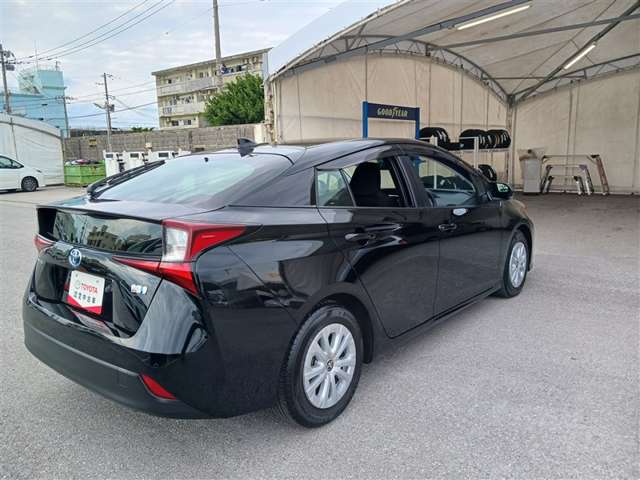 トヨタ プリウス