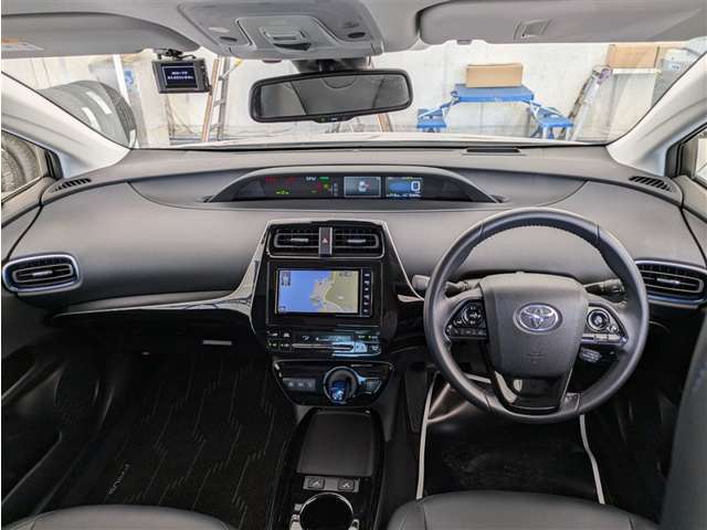 トヨタ プリウス