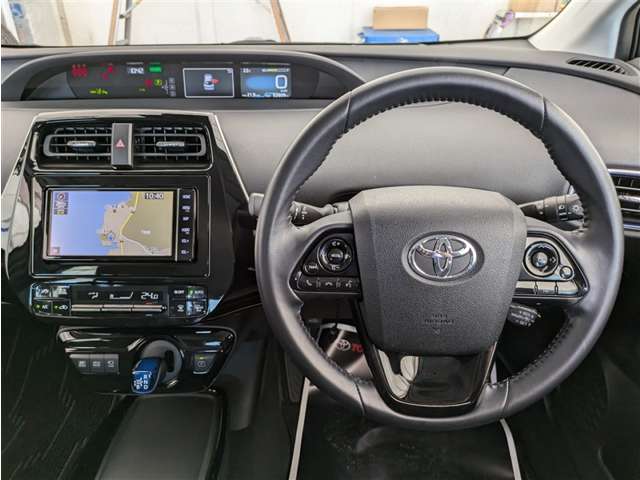 トヨタ プリウス