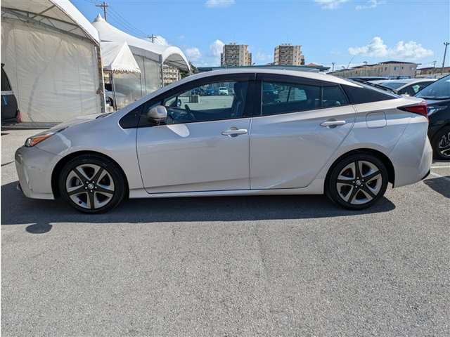 トヨタ プリウス