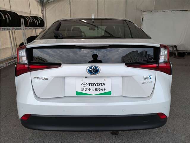 トヨタ プリウス
