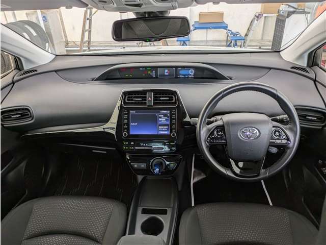 トヨタ プリウス