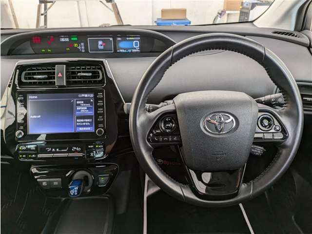 トヨタ プリウス