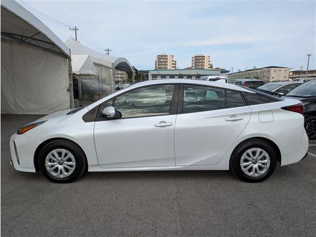 トヨタ プリウス