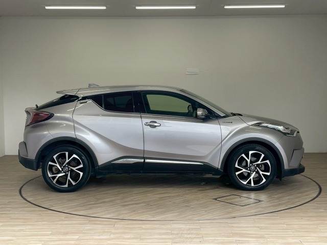 トヨタ C-HR