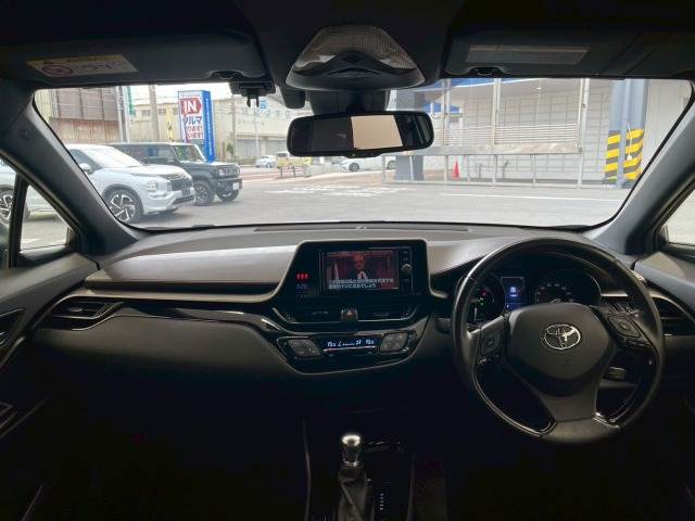 トヨタ C-HR