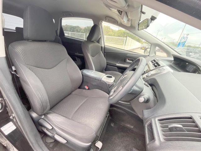 トヨタ プリウスα