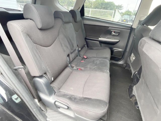 トヨタ プリウスα