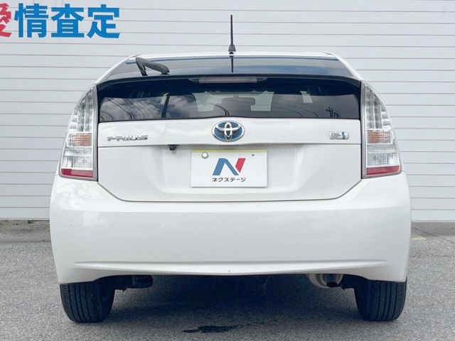 トヨタ プリウス
