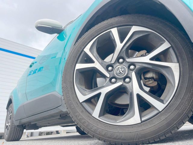 トヨタ C-HR