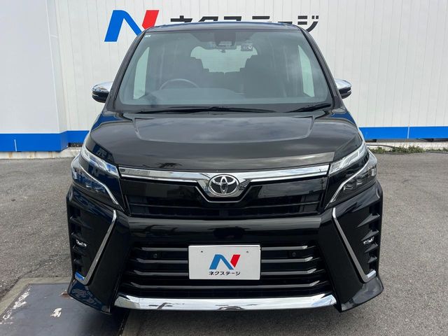 トヨタ ヴォクシー