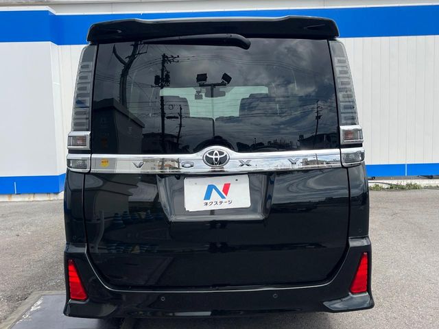 トヨタ ヴォクシー