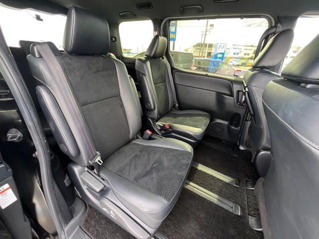 トヨタ ヴォクシー