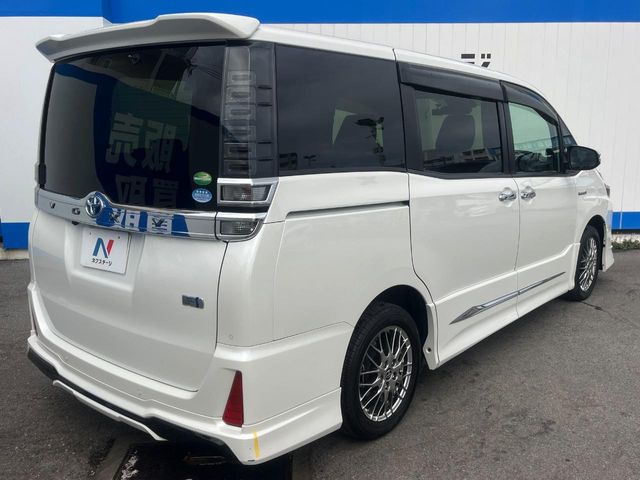 トヨタ ヴォクシー