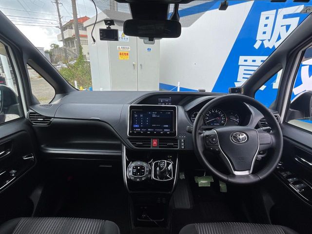 トヨタ ヴォクシー