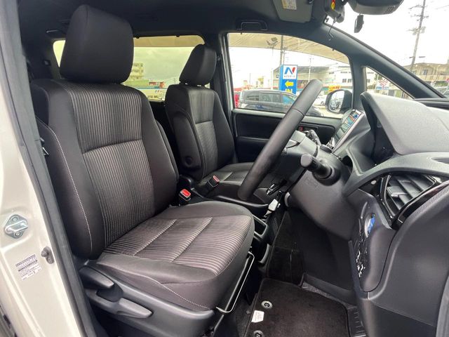 トヨタ ヴォクシー