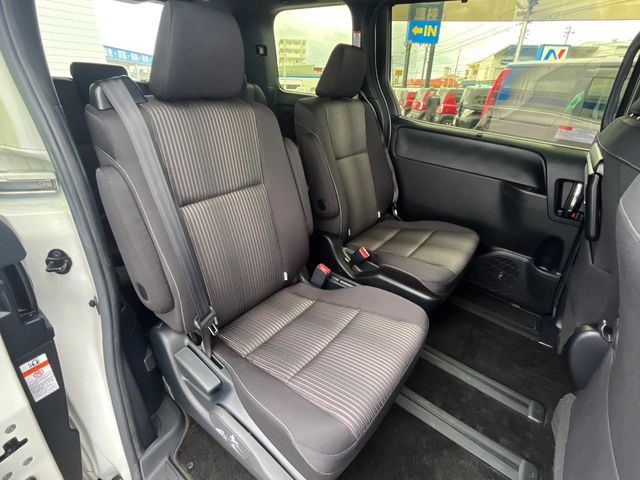 トヨタ ヴォクシー