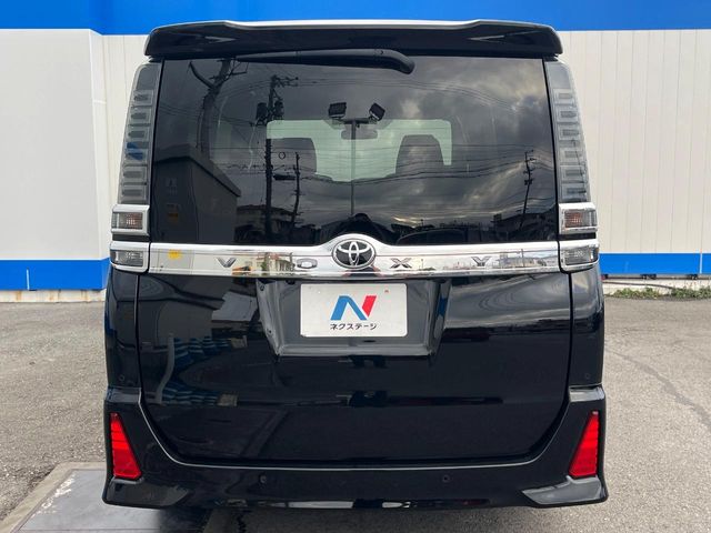 トヨタ ヴォクシー