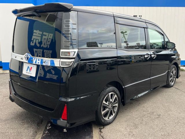 トヨタ ヴォクシー