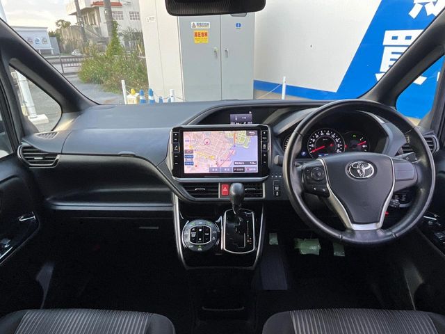 トヨタ ヴォクシー